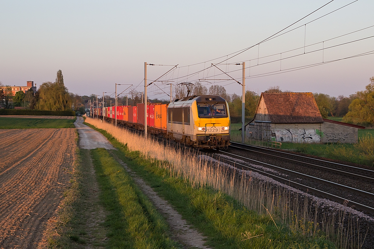  (20150422-201410_SNCB 1329_Hochfelden_41884_Strasbourg-Port du Rhin – Mont-St-Martin (– Antwerpen)_a.jpg)