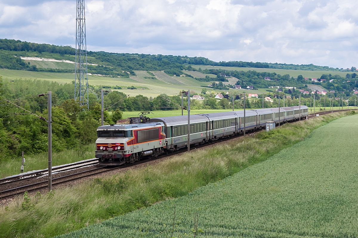  (20150528-125648_SNCF 15005_Fossoy_TER 839104_Bar-le-Duc - Paris Est_a2.jpg)