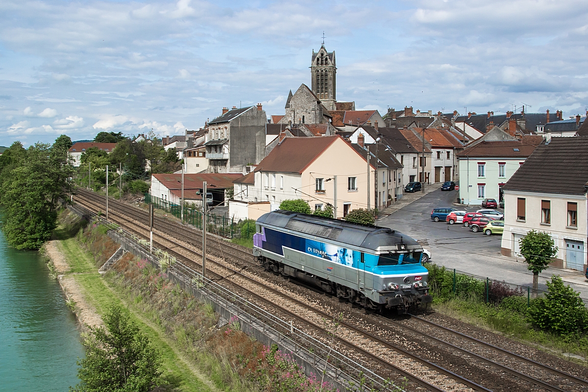  (20150528-171638_SNCF 72049_Dormans_HLP 364752_Reims - Pantin_a.jpg)