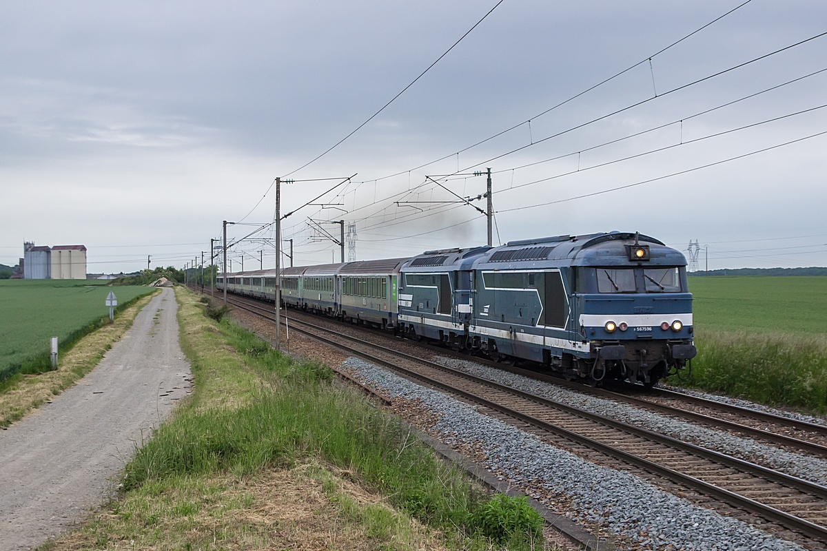  (20150529-080622_SNCF 67596-67533_Juilly_TER 849908_Laon - Paris-Nord_a.jpg)