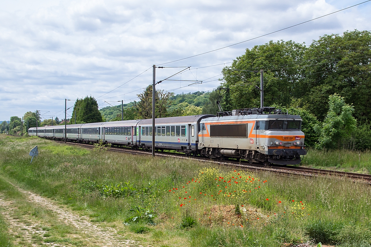  (20150529-132554_SNCF 22328_Armancourt_IC 12313_Paris-Nord - Saint Quentin_a.jpg)