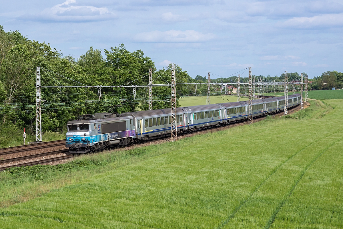  (20150529-175926_SNCF 7236_Joigny_TER 891032_Laroche-Migennes - Paris-Gare-de-Lyon_a.jpg)