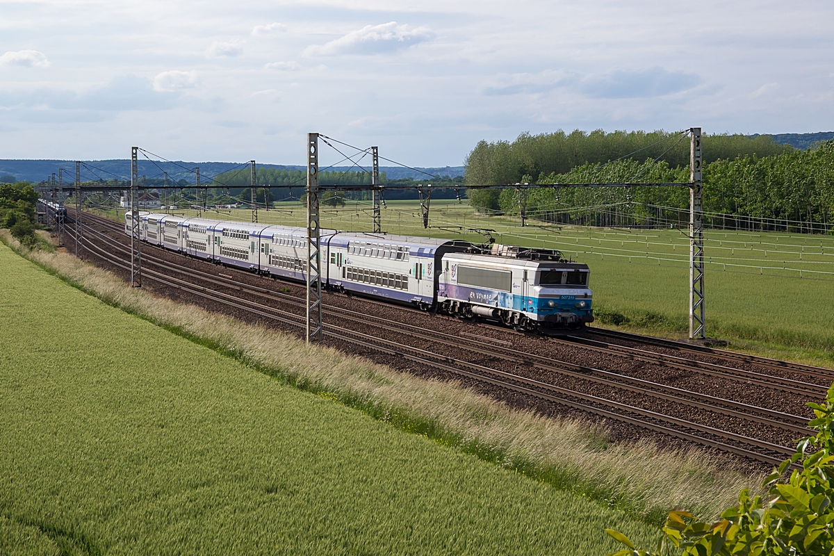  (20150529-184900_SNCF 7319_Joigny_TER 17777_Paris-Bercy - Dijon-Ville_m.jpg)