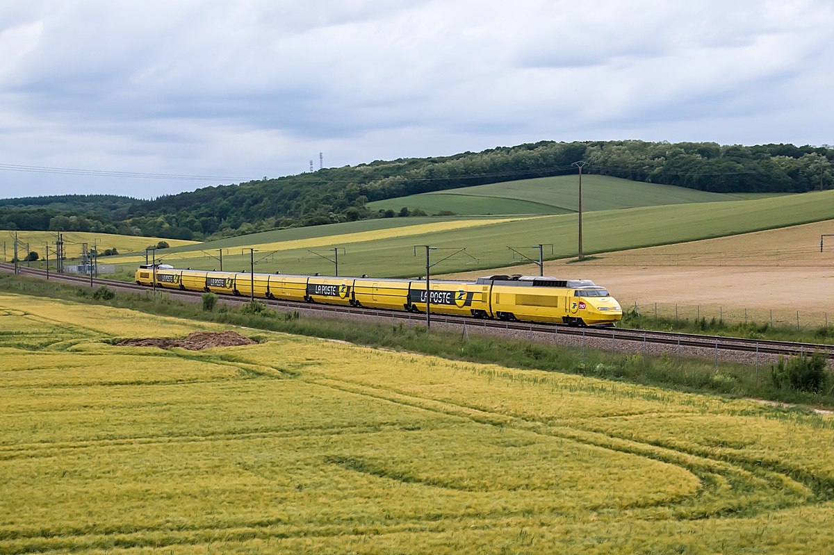  (20150529-203216_SNCF TGV 953_Bellechaume_TGV 6997 Paris GdL - Cavaillon_a.jpg)