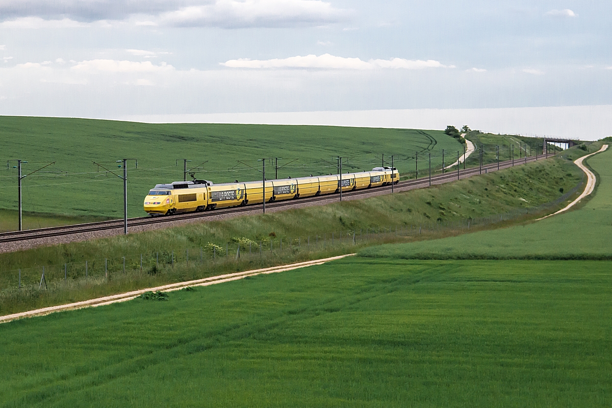  (20150529-204442_SNCF TGV 951_Bellechaume_TGV 6991_Paris GdL - Mâcon-Ville_a.jpg)