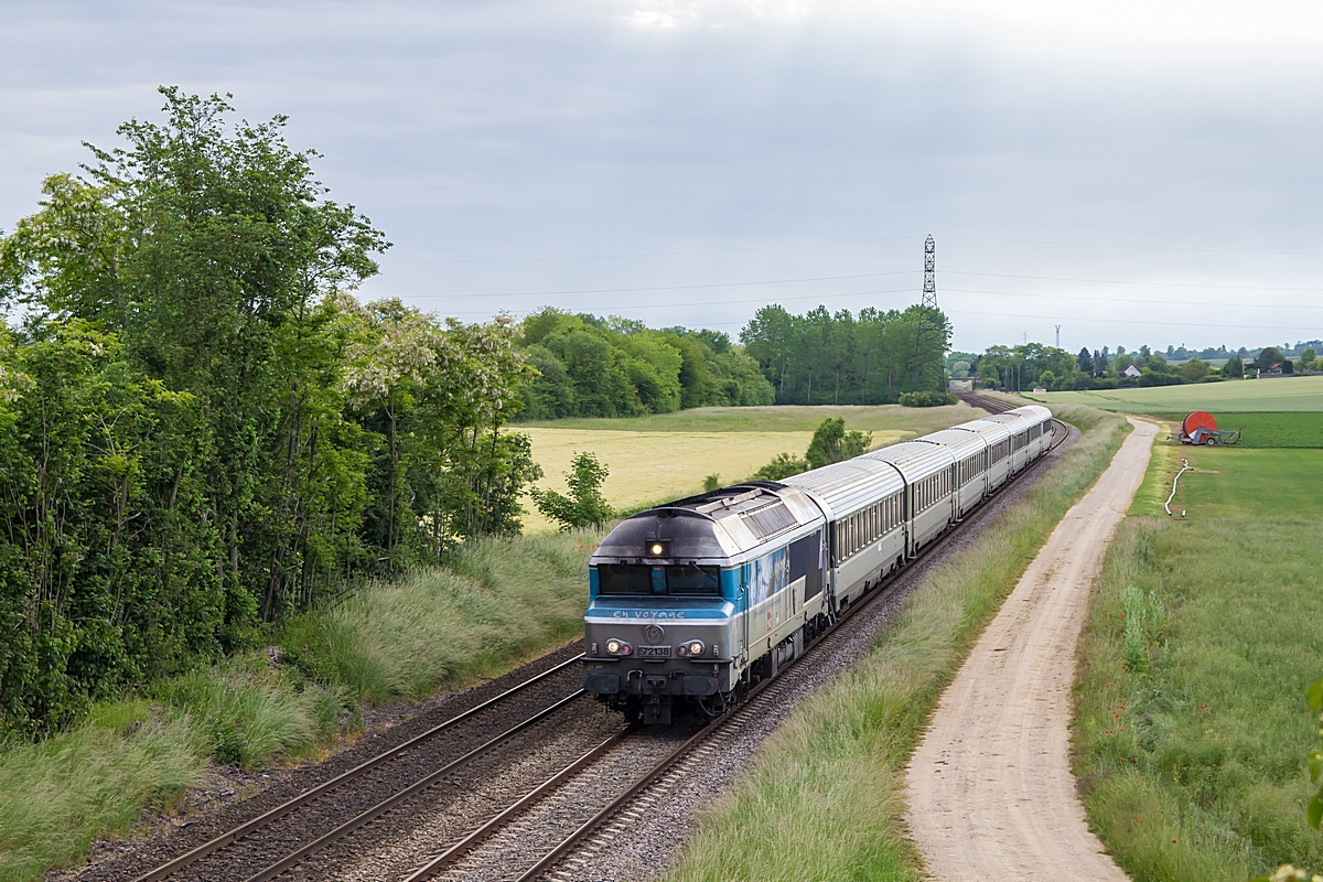  (20150530-081904_SNCF 72138_Marnay-sur-Seine_IC 1942_Belfort - Paris Est_b.jpg)