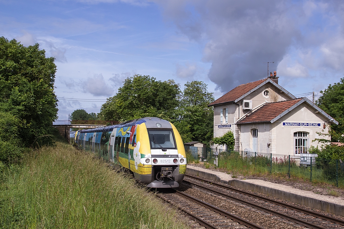  (20150530-101210SNCF 82512_Marnay-sur-Seine_IC 11942_Culmont-Chalindrey - Paris Est_b.jpg)