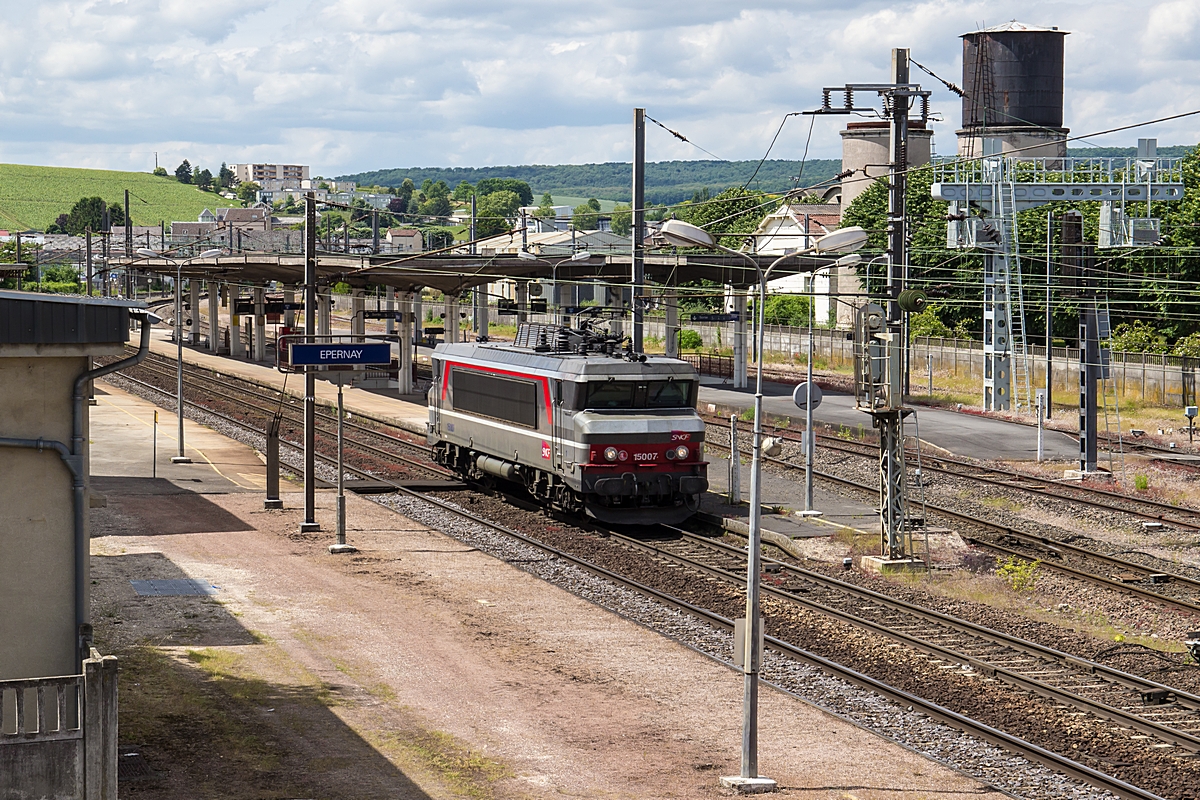  (20150530-150508_SNCF 15007_Épernay_HLP 356968_Noisy-le-Sec - Châlons-en-Champagne_a.jpg)