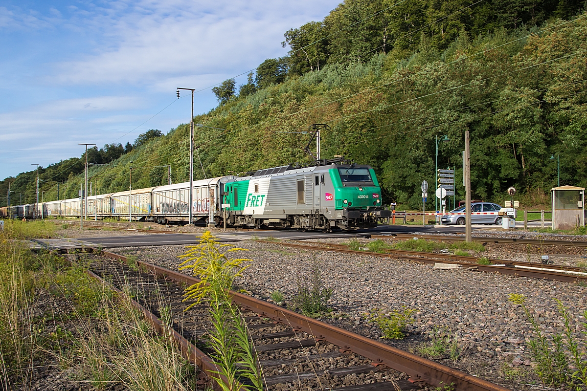  (20150825-180350_SNCF 437014_Cocheren_Wasserzug MA100 47236_Forbach - Metz-Sablon_b.jpg)