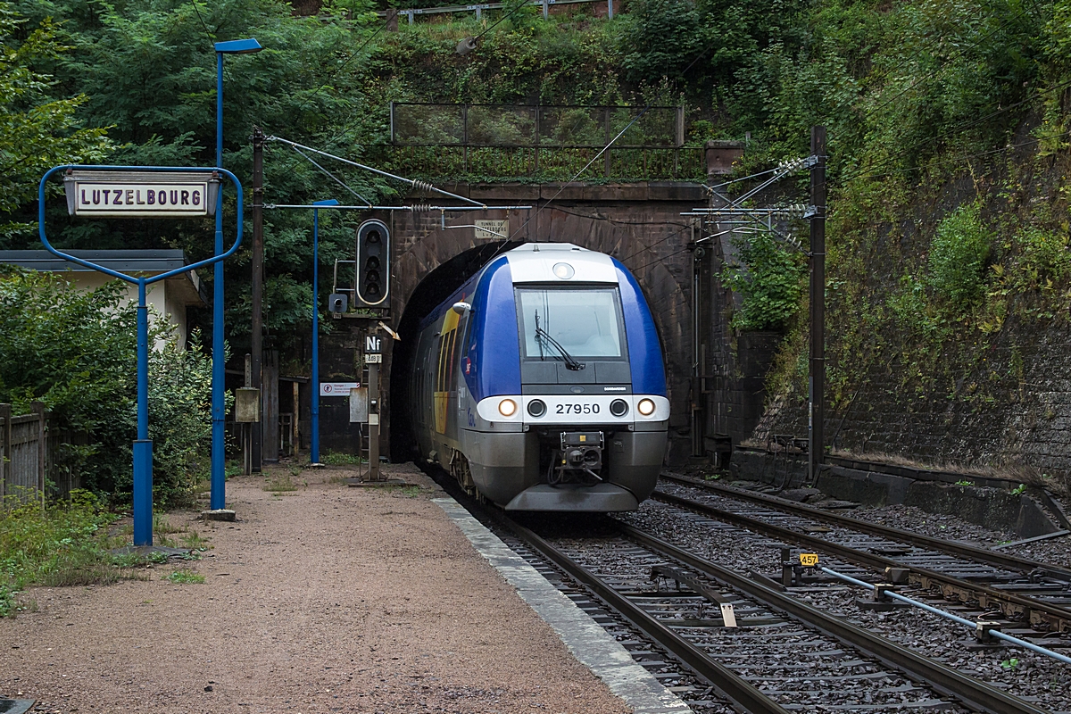  (20150828-125346_SNCF 27950_Lutzelbourg_TER 835018_Strasbourg - Nancy-Ville_b.jpg)