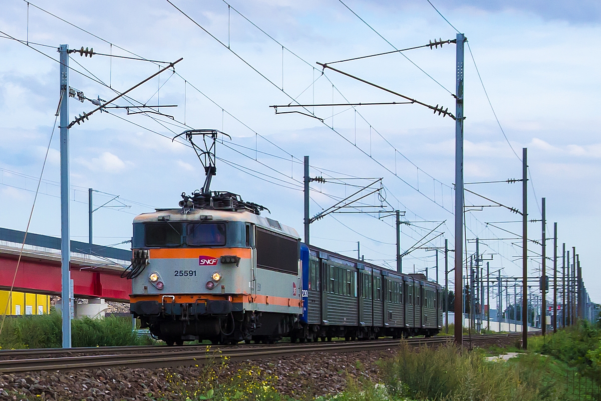  (20150828-183726_SNCF 25591_nördlich Vendenheim_TER 830126_Strasbourg - Saverne_a2.jpg)