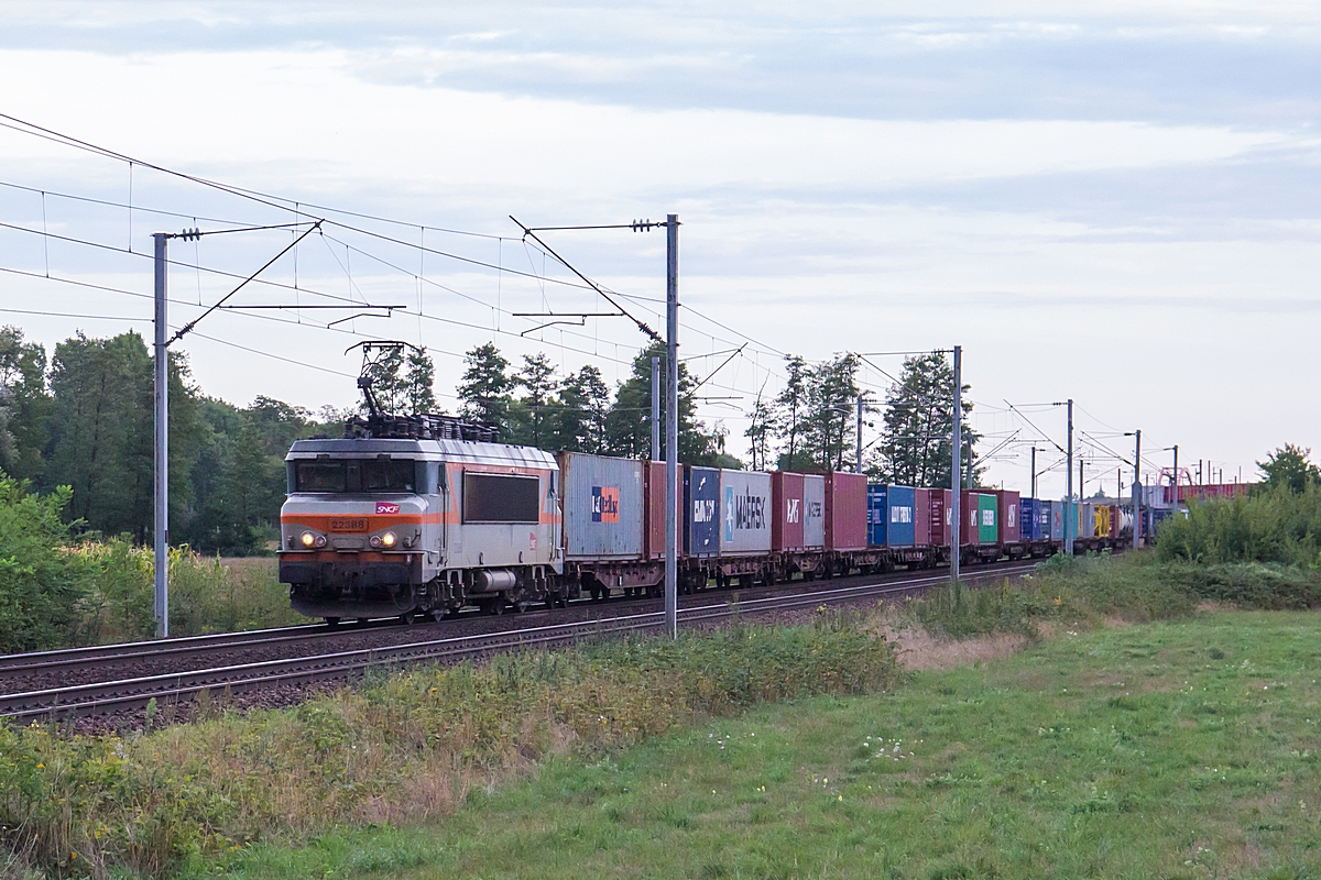  (20150828-194322_SNCF 22388_nördlich Vendenheim_Naviland ME120 452764 Strasbourg Port du Rhin - Perrigny Triage_a3.jpg)