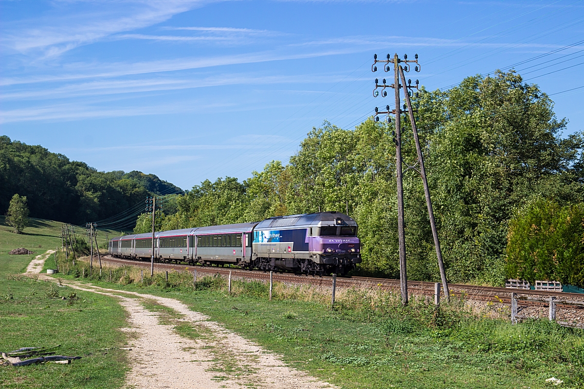  (20150829-111326_SNCF 72190_Villers-Poz_IC 1643_Paris Est - Belfort_b.jpg)