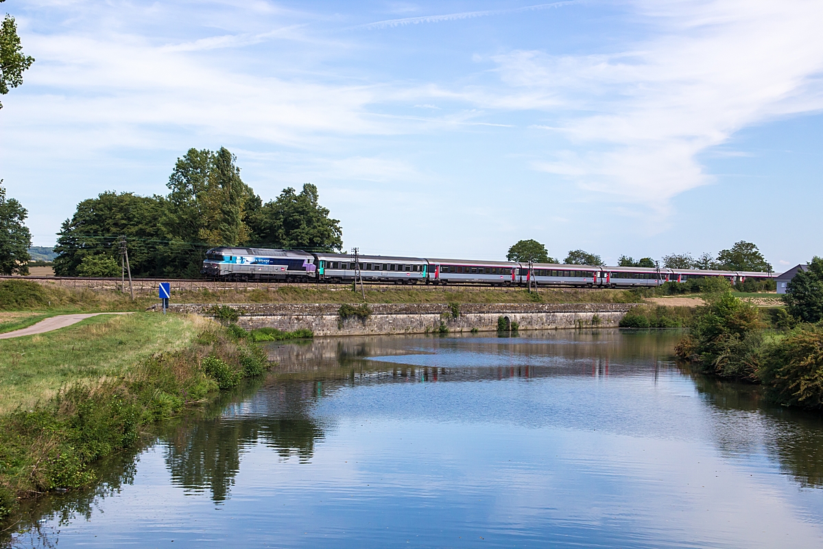  (20150829-142032_SNCF 72190_Montureux-lès-Baulay_IC 1840_Belfort - Paris Est_b.jpg)