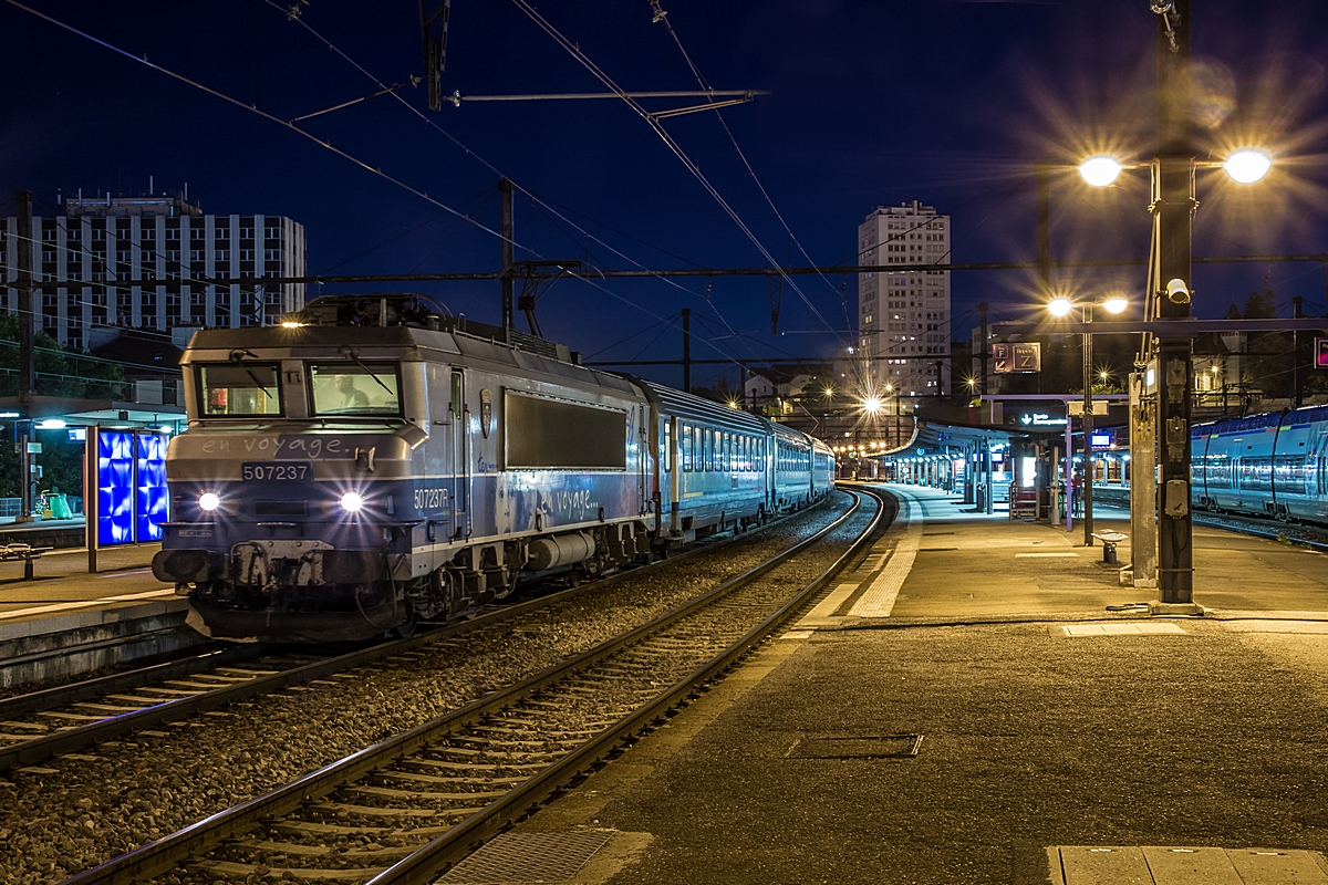  (20150829-213824_SNCF 7237_Dijon Ville_TER 17816_Lyon-Part-Dieu - Dijon Ville_m.jpg)