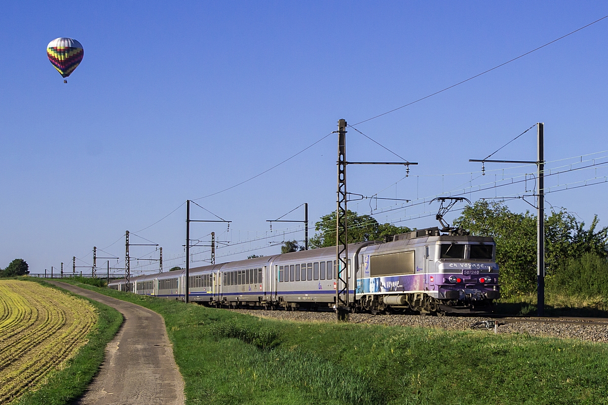  (20150830-085010_SNCF 7240_Morey-Saint-Denis_TER 17807 Dijon Ville - Lyon Part Dieu_m3.jpg)