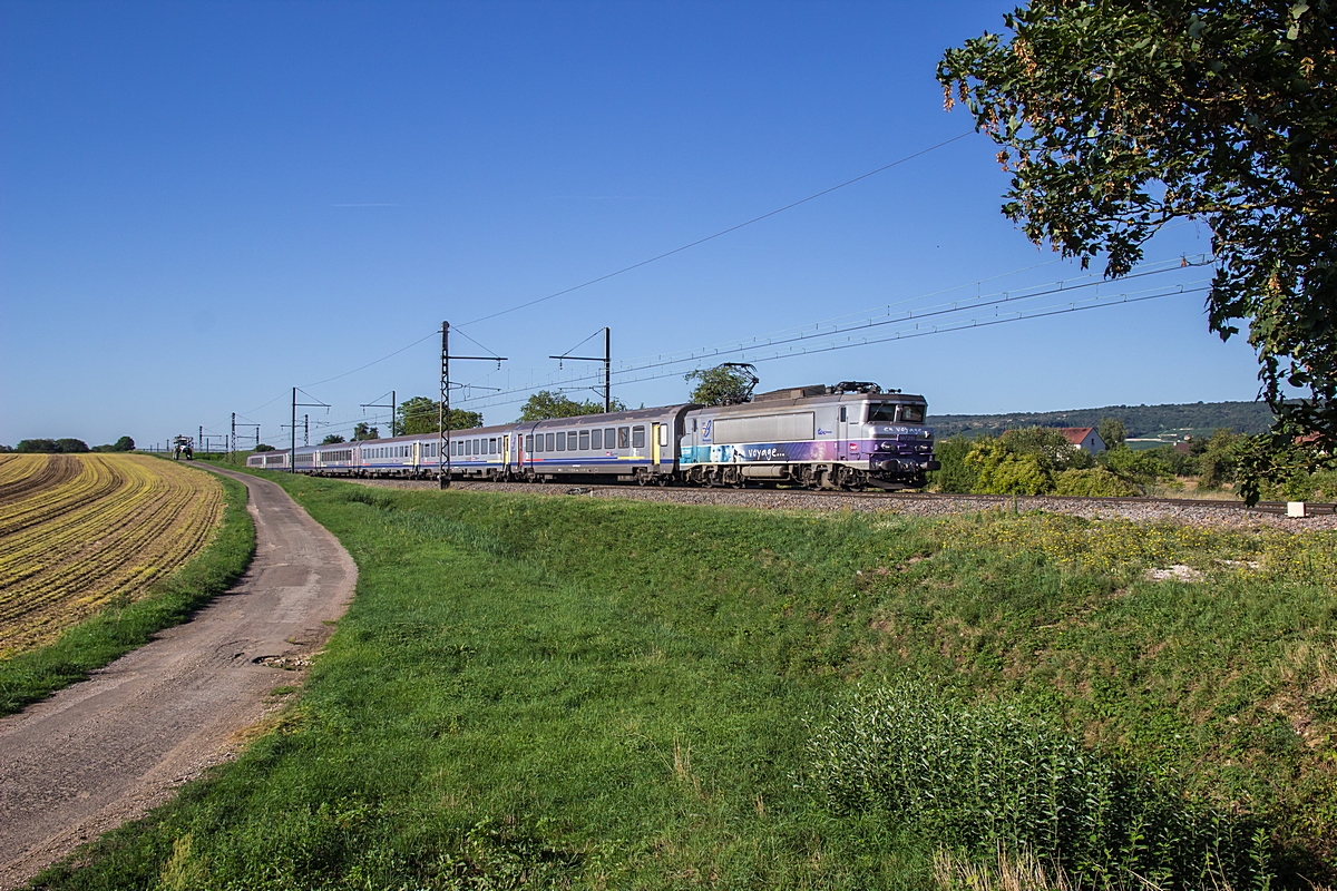  (20150830-091242_SNCF 7319_Morey-Saint-Denis_TER 17756_Lyon Part Dieu - Paris Bercy_b.jpg)