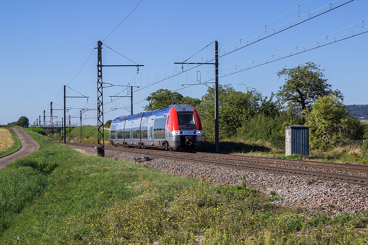  (20150830-094224_SNCF 81537_Morey-Saint-Denis_TER 89318 Montchanin - Dijon-Ville_a.jpg)