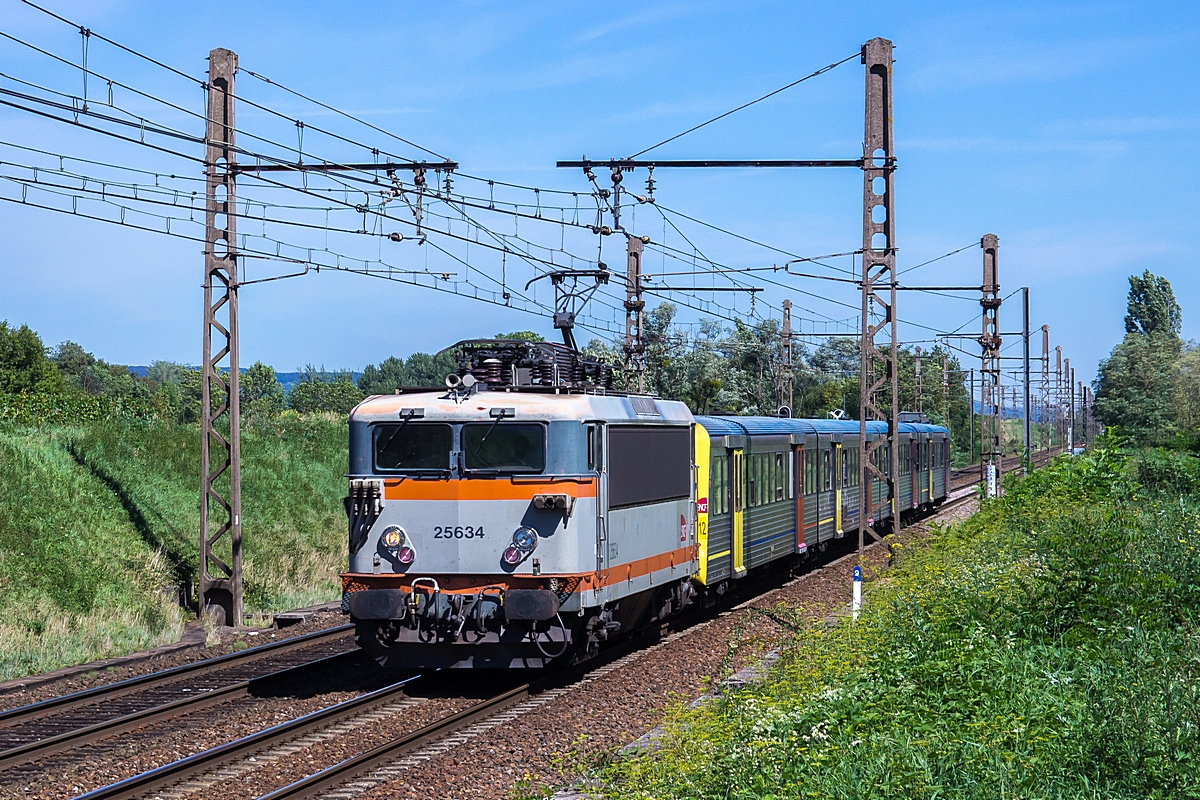  (20150830-130252_SNCF 25634_Corpeau_TER 891413_Dijon Ville - Chalon-sur-Saone_a3.jpg)