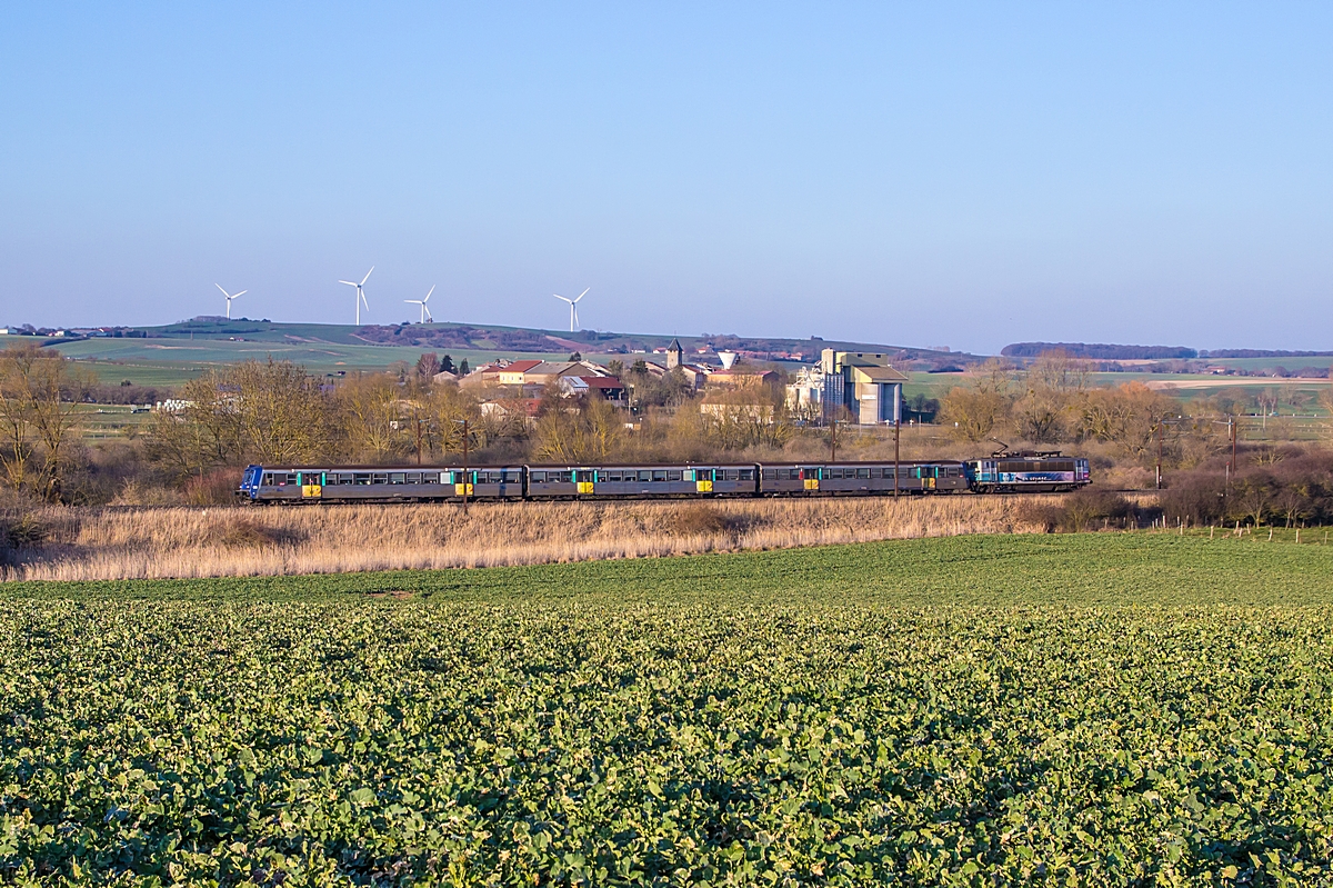  (20160317-173904_SNCF BB 25500_Holacourt_TER 834377_Metz Ville - Sarrebourg_a1.jpg)