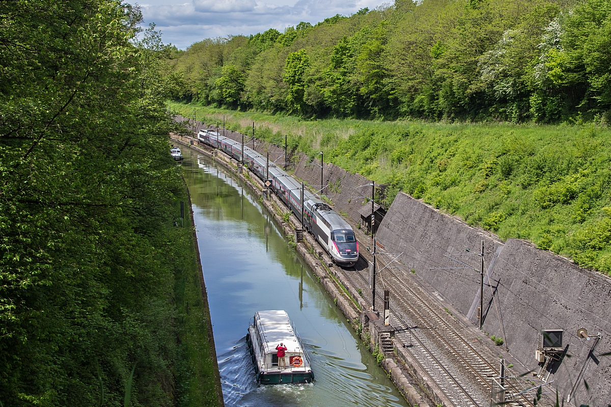  (20160521-124924_Arzviller_TGV 5403_Aeroport Paris Charles de Gaulle - Strasbourg Ville_a.jpg)