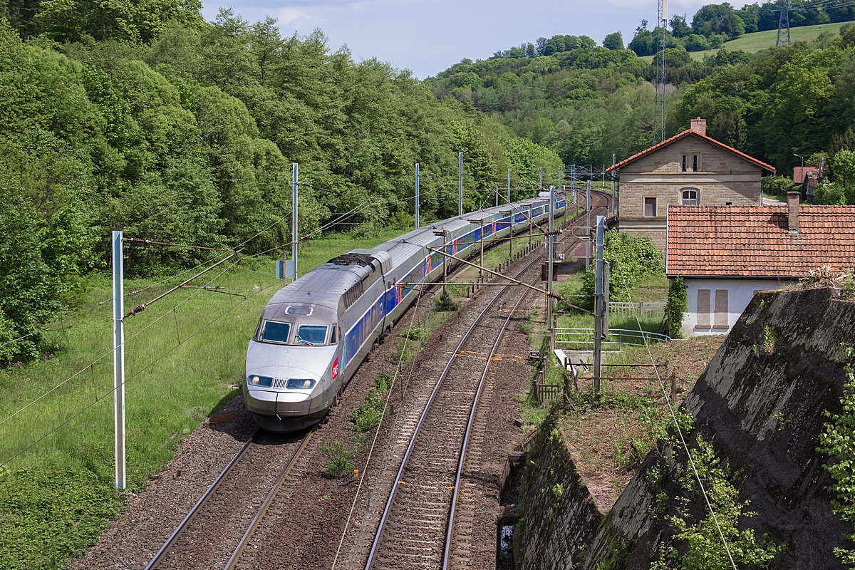  (20160521-145630_Arzviller_TGV 9894_Strasbourg - Bruxelles Midi_b.jpg)