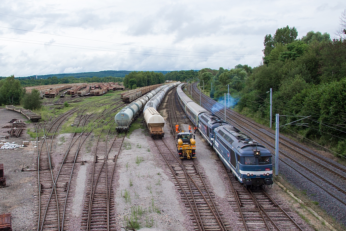  (20160804-133408_SNCF 67603-67519_Cocheren_754782_Strasbourg-Béning_Überführung Zwischenabstellung_a.jpg)