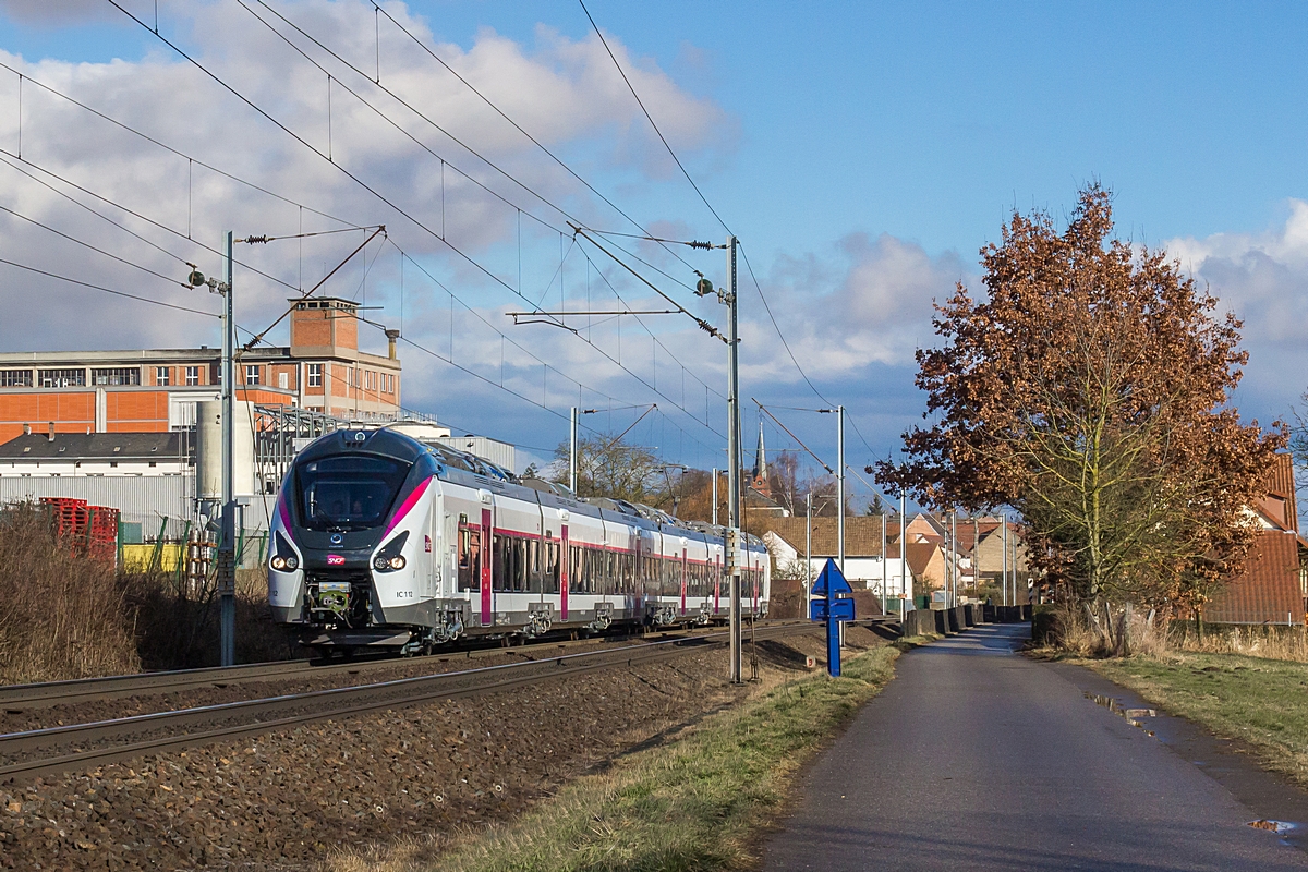  (20170203-145010_SNCF 85024_Hochfelden_754793-2_Überführung Neufahrzeug Schweighouse - Nançois-Tronville_am.jpg)