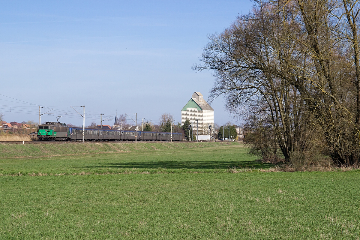  (20170316-151820_SNCF 25615_Mommenheim_TER 830120_Strasbourg Ville - Saverne_am.jpg)