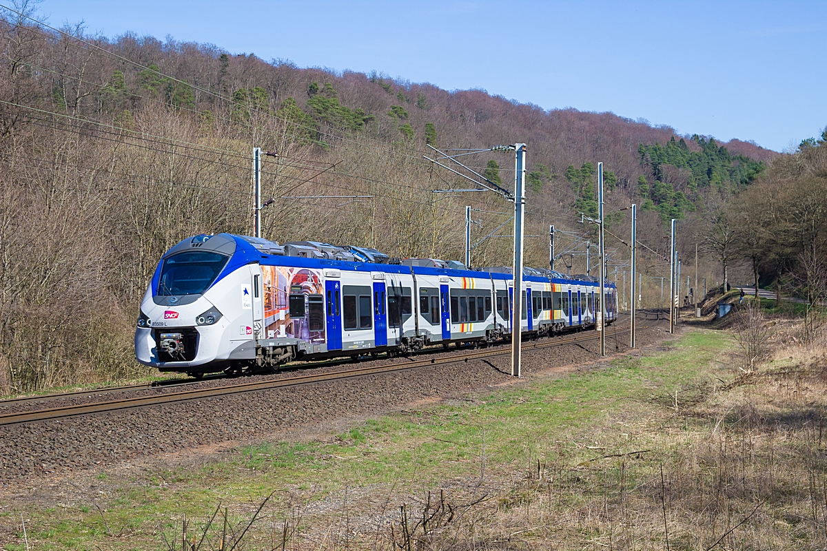  (20170327-145512_SNCF 83509L_Arzviller_TER 835020_Strasbourg Ville - Nancy Ville_b.jpg)