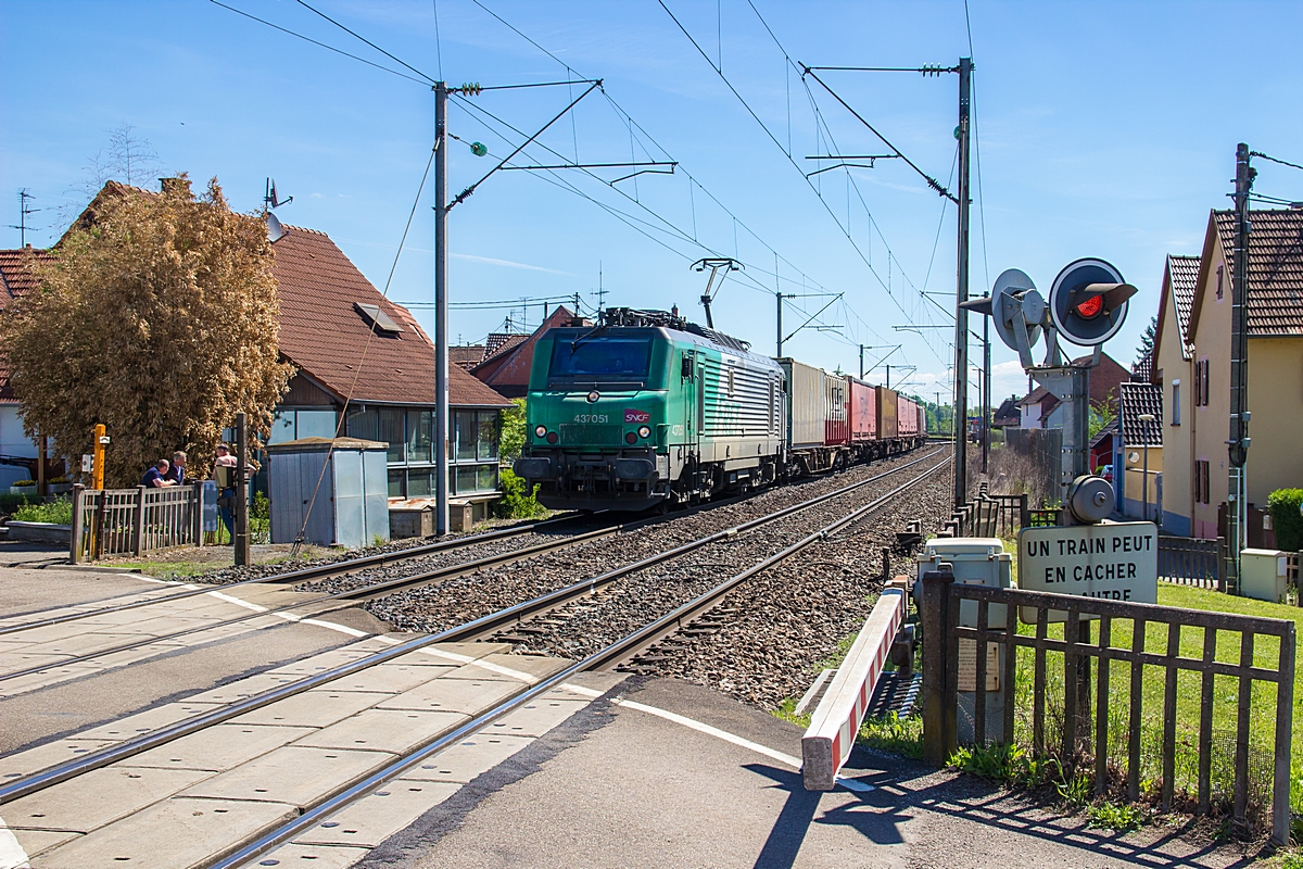  (20170521-112940_SNCF 437051_Schwindratzheim_41558_Milano-Smistamento - Dourges_b.jpg)