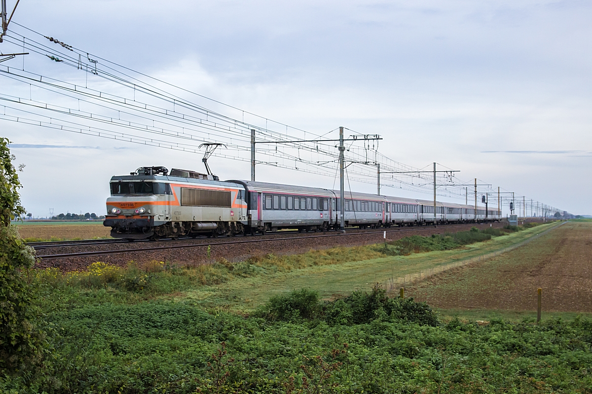  (20171004-090730_SNCF 7305_zwischen Toury und Boisseaux_IC 14035_Paris Austerlitz - Orléans_a.jpg)