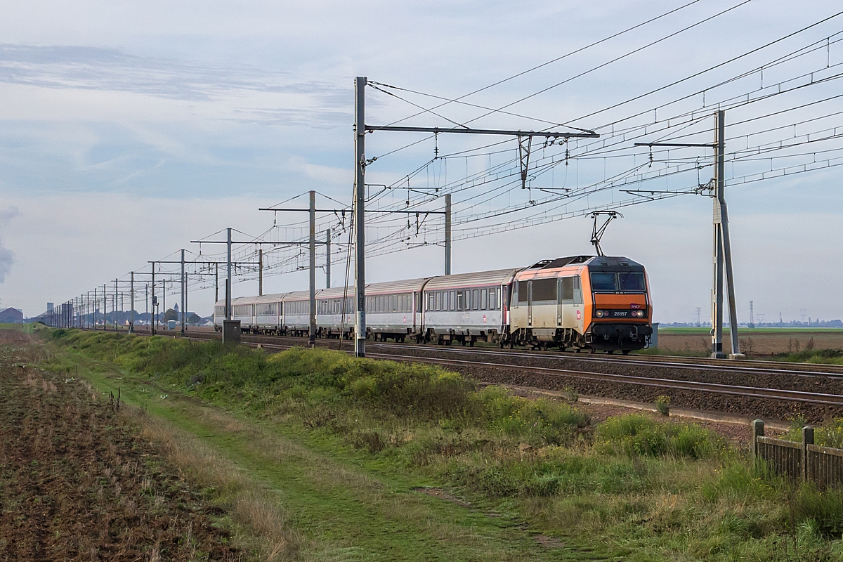  (20171004-094120_SNCF 26157_zwischen Toury und Boisseaux_IC 3624_Brive-La Gaillarde - Paris Austerlitz_a.jpg)