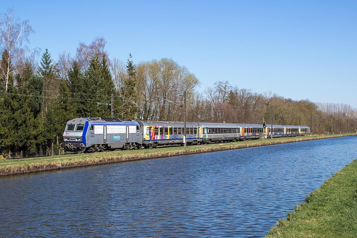  (20180406-154410_SNCF 26144_Steinbourg_TER 830122_Strasbourg Ville - Saverne_a.jpg)