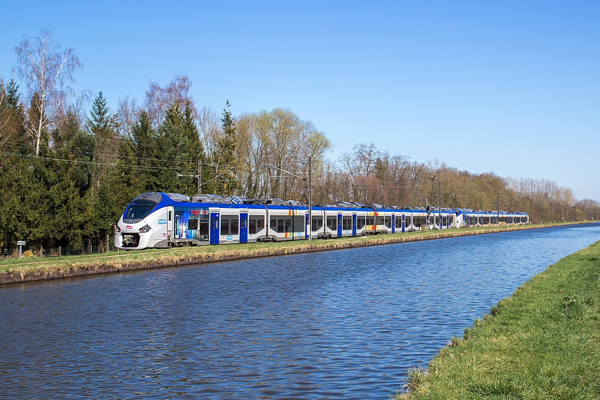  (20180406-154426_SNCF 83513L_Steinbourg_leer nach Strasbourg_a.jpg)