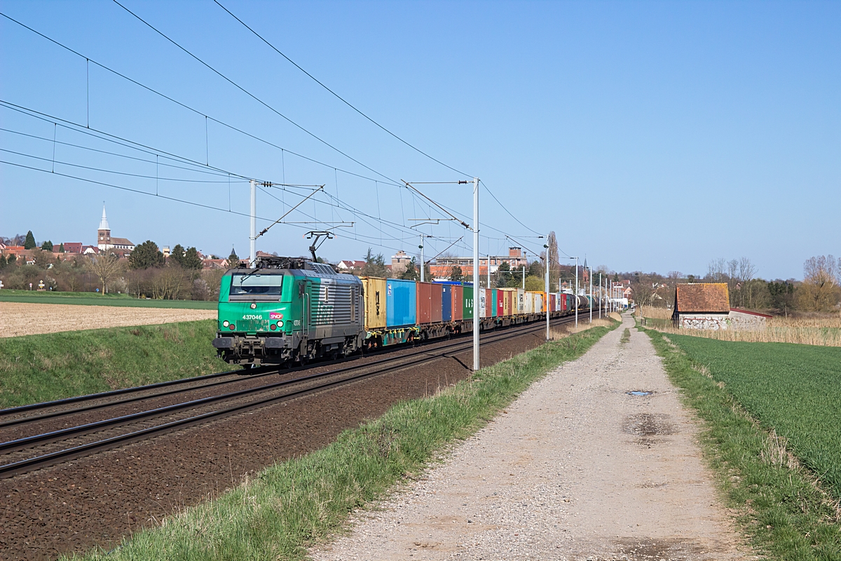  (20180406-164020_SNCF 437046_Hochfelden_47909_Basel Muttenz - Antwerpen Noord_b.jpg)