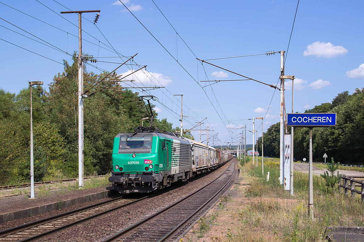  (20180823-125408_SNCF 437019_Cocheren_Wasserzug_a.jpg)