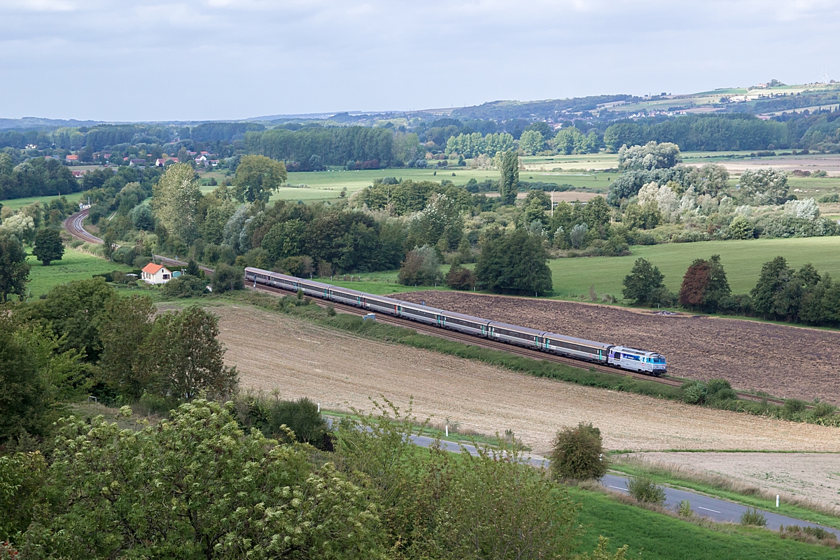  (20180919-135006_SNCF 67413_Fontaine-sur-Somme_IC 2022_Boulogne - Paris Nord_b.jpg)