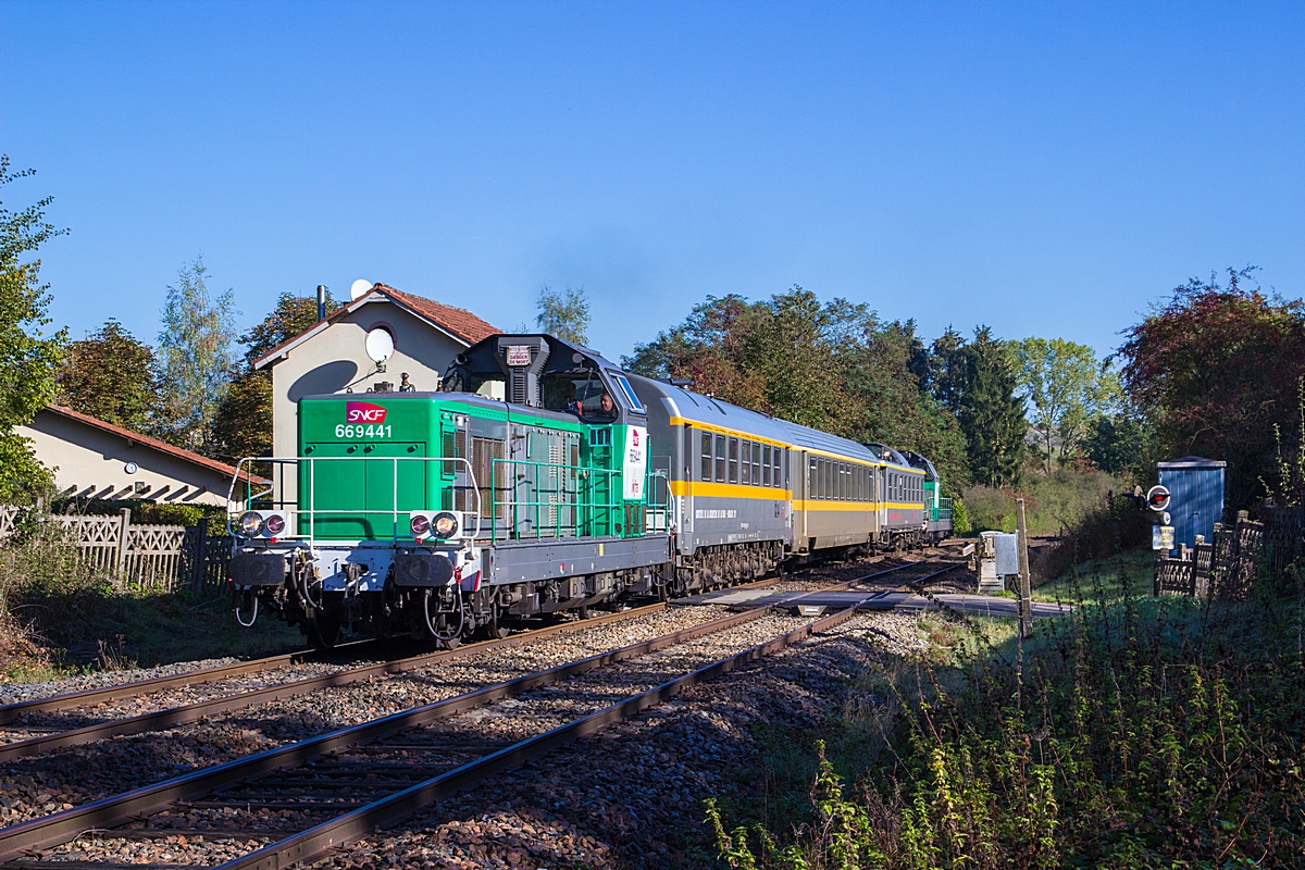  (20181004-103908_SNCF 69441-69444_Diebling_999188_Sarreguemines-Thionville_am.jpg)