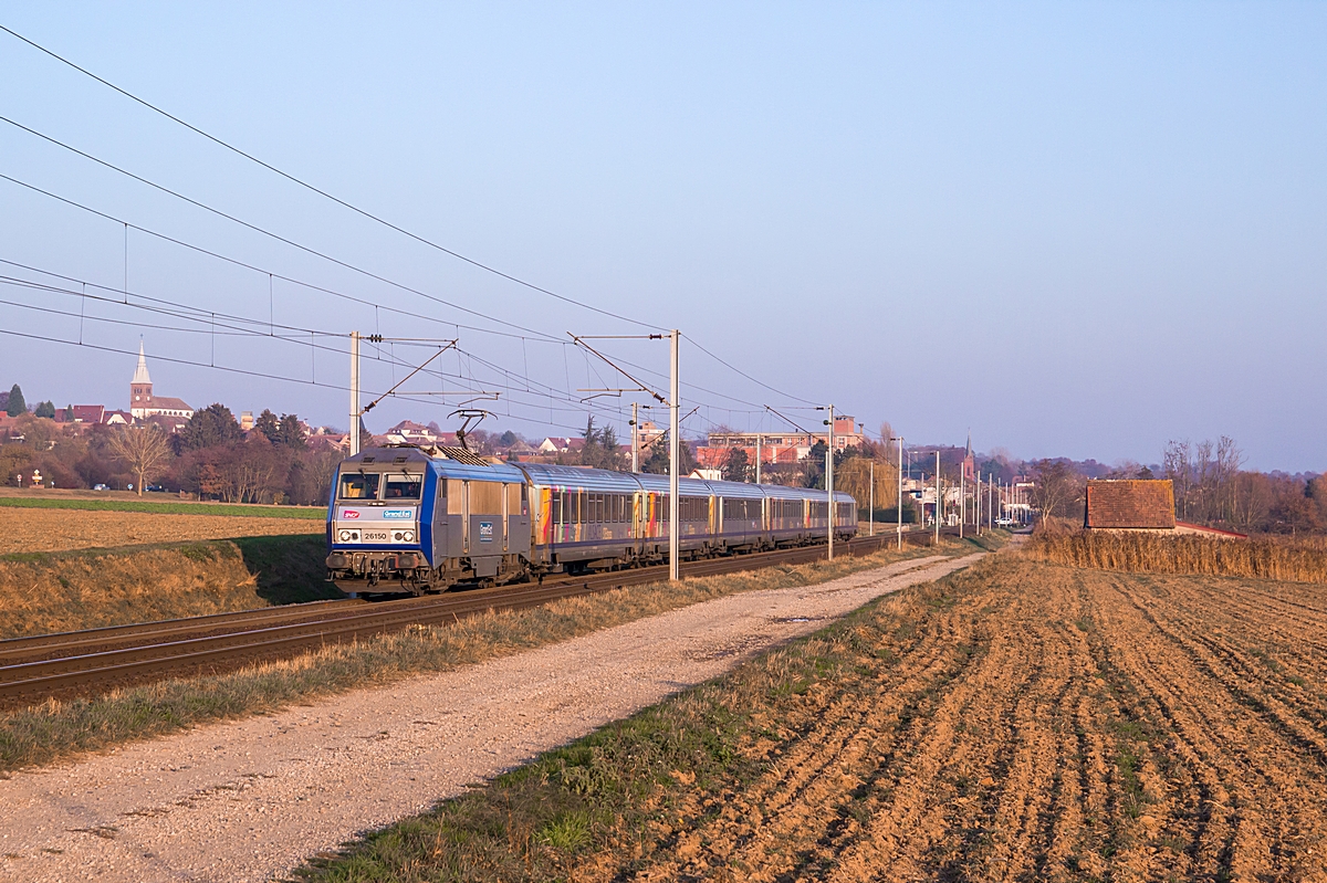  (20181122-154149_SNCF 26150_Hochfelden_TER 830122_Strasbourg Ville - Sarrebourg_a.jpg)