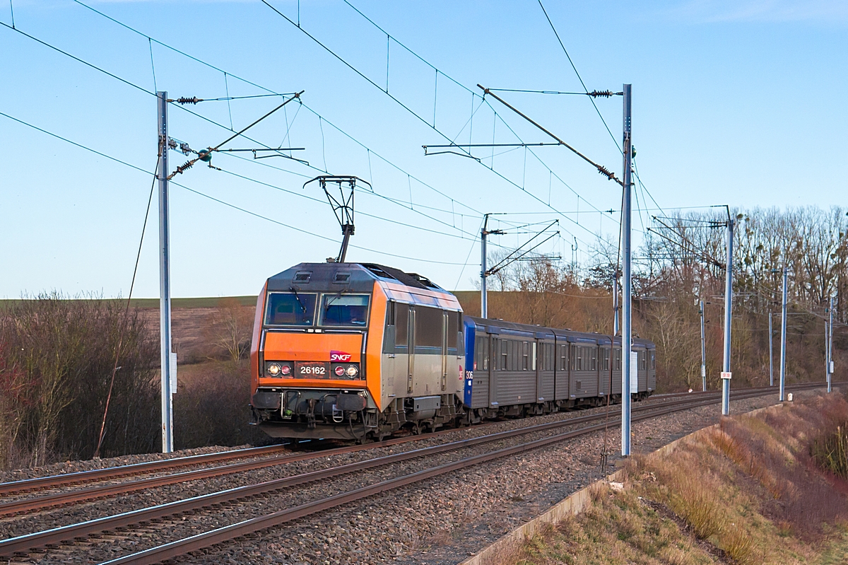  (20190218-163326_SNCF 26142_Vahl-lès-Bénestroff_805846_Strasbourg-Thionville_a1.jpg)