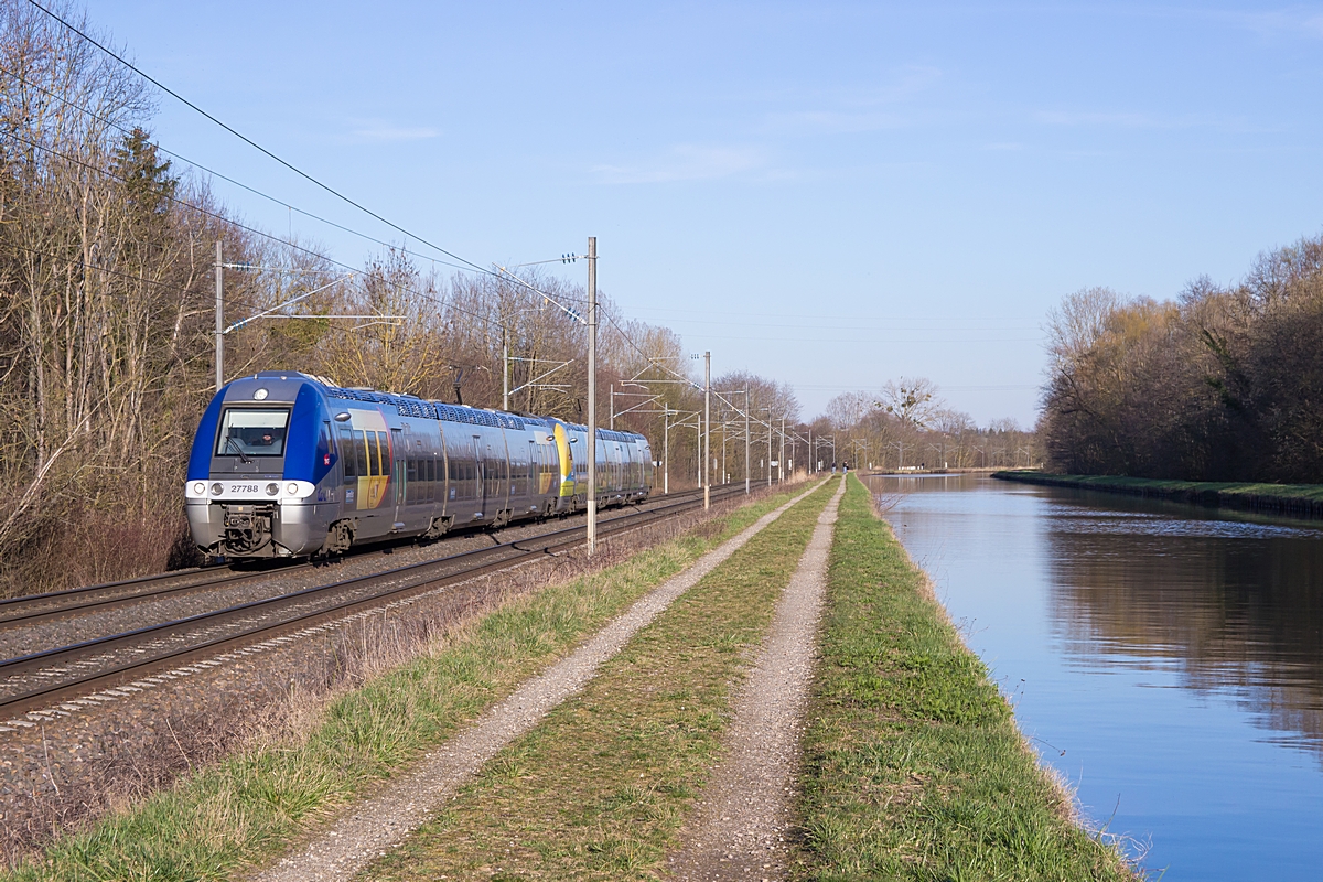  (20190320-171720_SNCF 27788-27703_Steinbourg_TER 830316_Strasbourg Ville - Metz Ville_b.jpg)