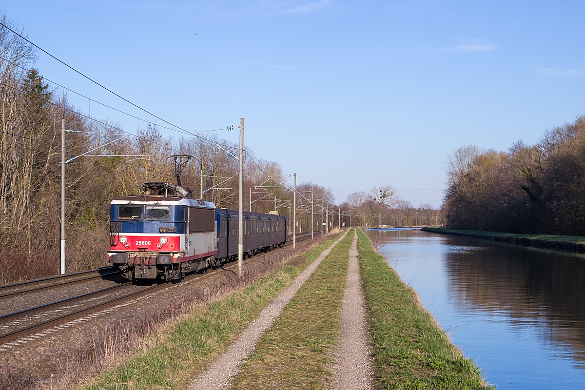  (20190320-172938_SNCF 25606_Steinbourg_TER 830139_Saverne - Strasbourg Ville_a.jpg)