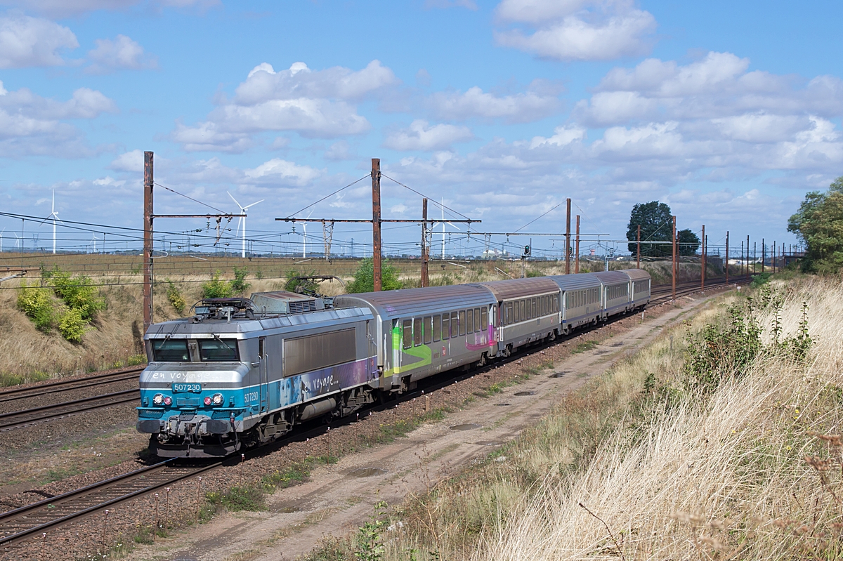  (20190923-132920_SNCF 7230_Chateau-Gaillard_TER 860511_Paris Austerlitz - Orléans_am.jpg)