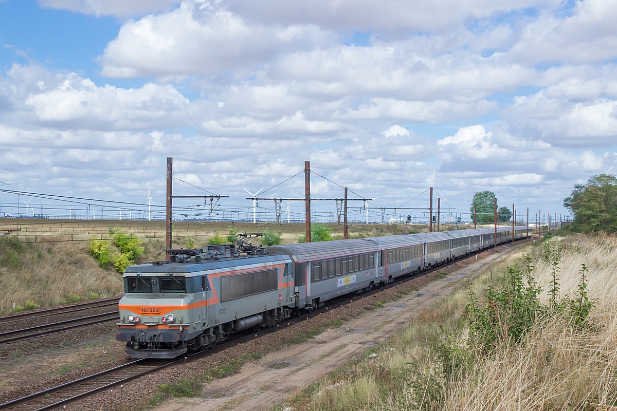  (20190923-141434_SNCF 7303_Chateau-Gaillard_TER 14049_Paris Austerlitz - Orléans_m.jpg)