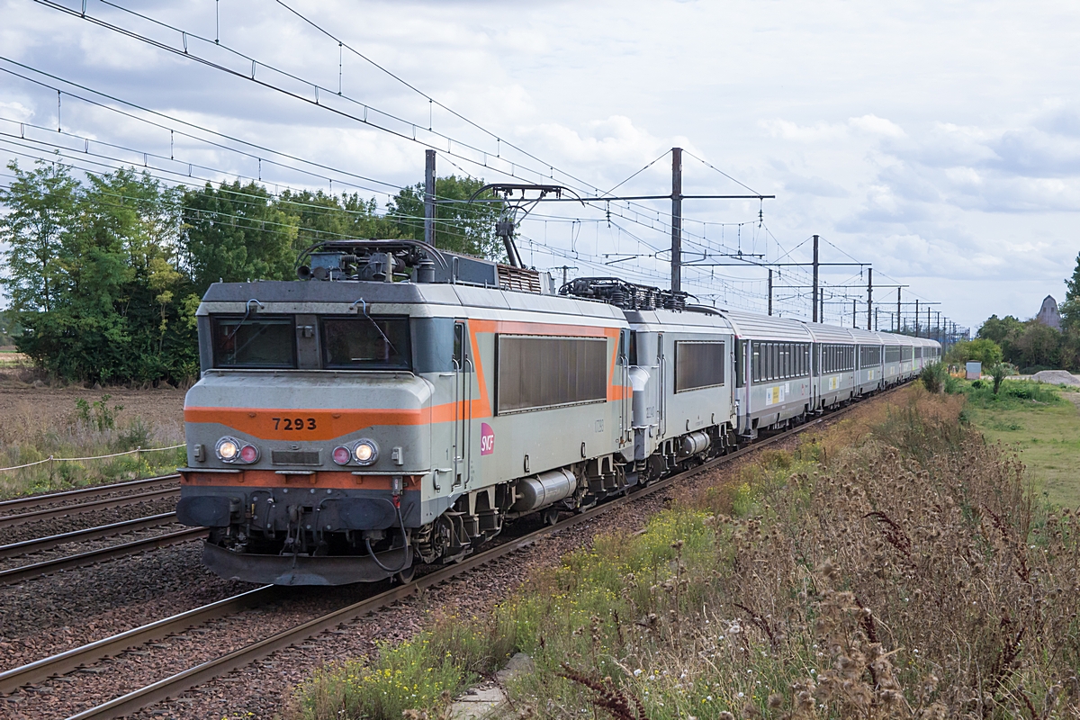  (20190923-163508_SNCF 7293-22240_Chevilly_IC 3706_Toulouse - Paris Austerlitz_b.jpg)