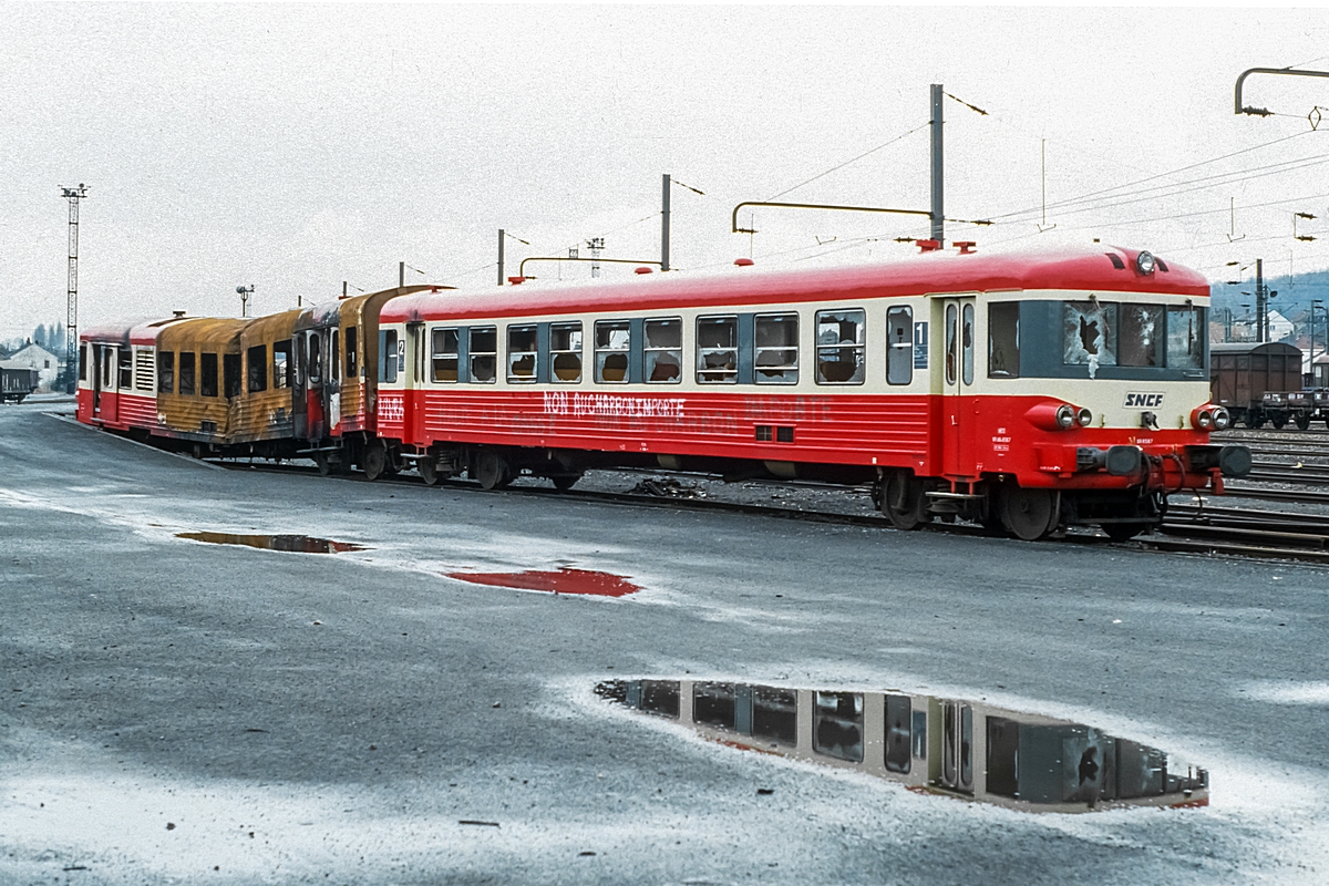  (19880330_45-13_SNCF XR 8587-X 4419_Forbach_a2.jpg)