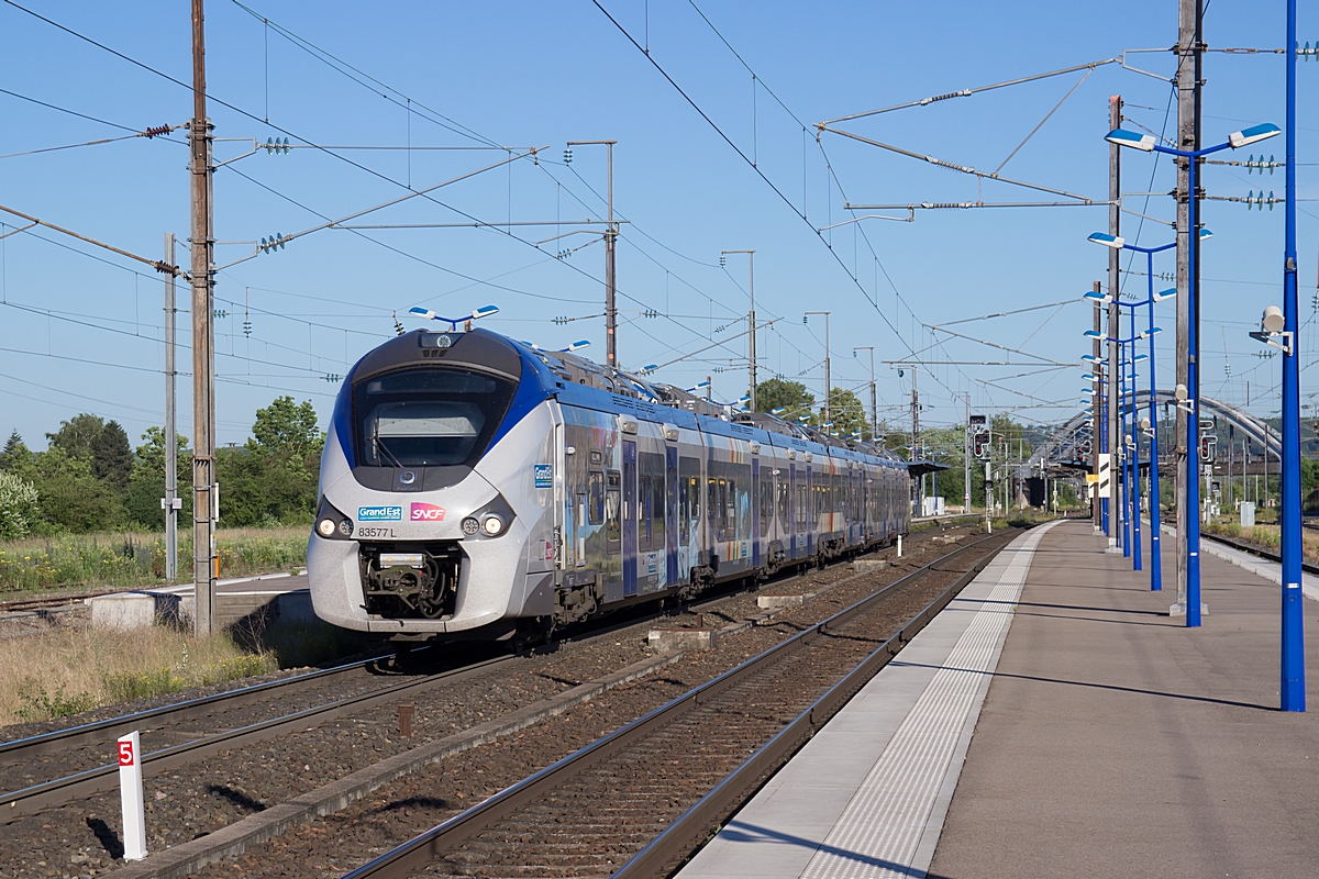  (20200625-080156_SNCF 83577L_Réding_TER 835013_Nancy-Strasbourg_a.jpg)