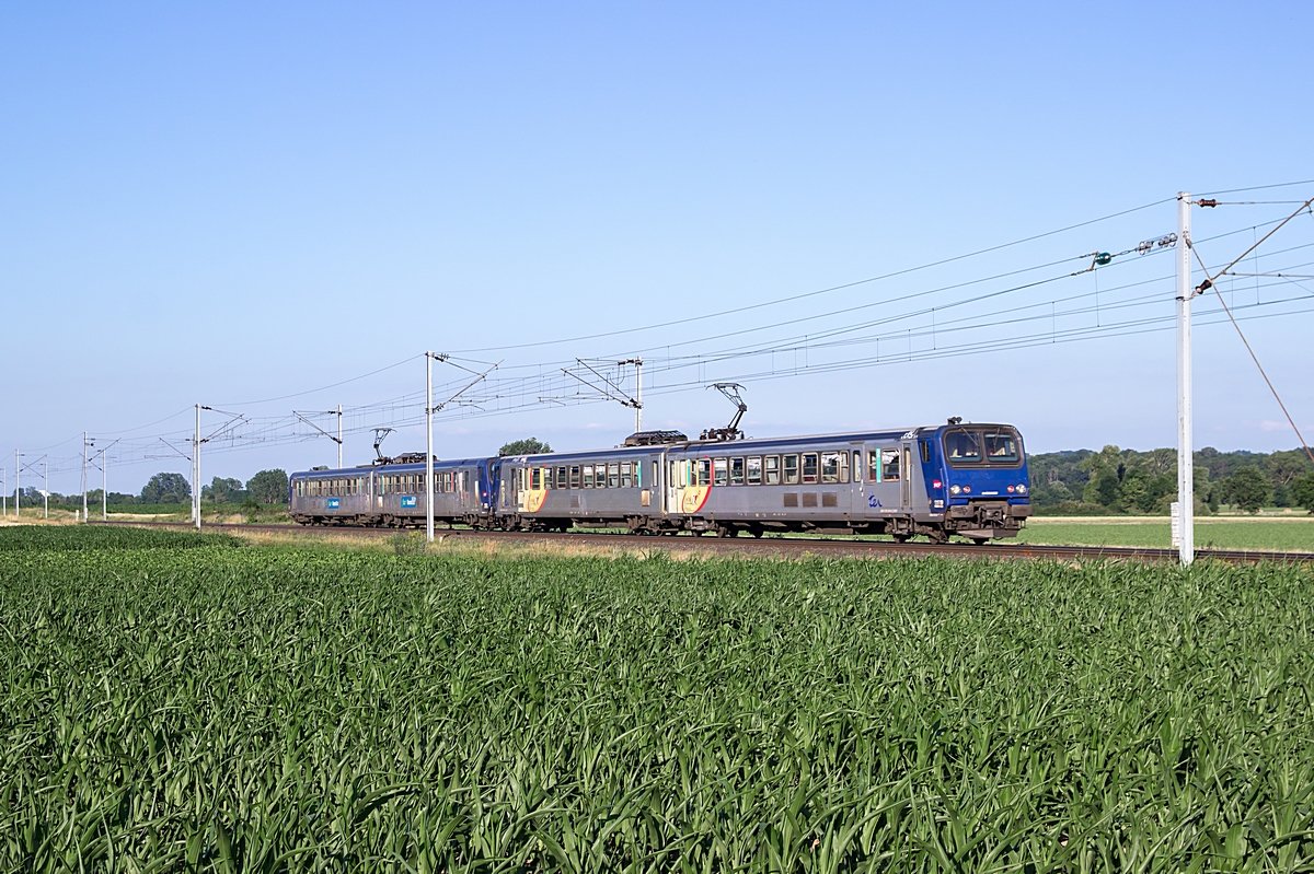  (20200625-194638_SNCF 111519_zw Hochfelden und Wilwisheim_TER 835027_Nancy-Strasbourg_a.jpg)