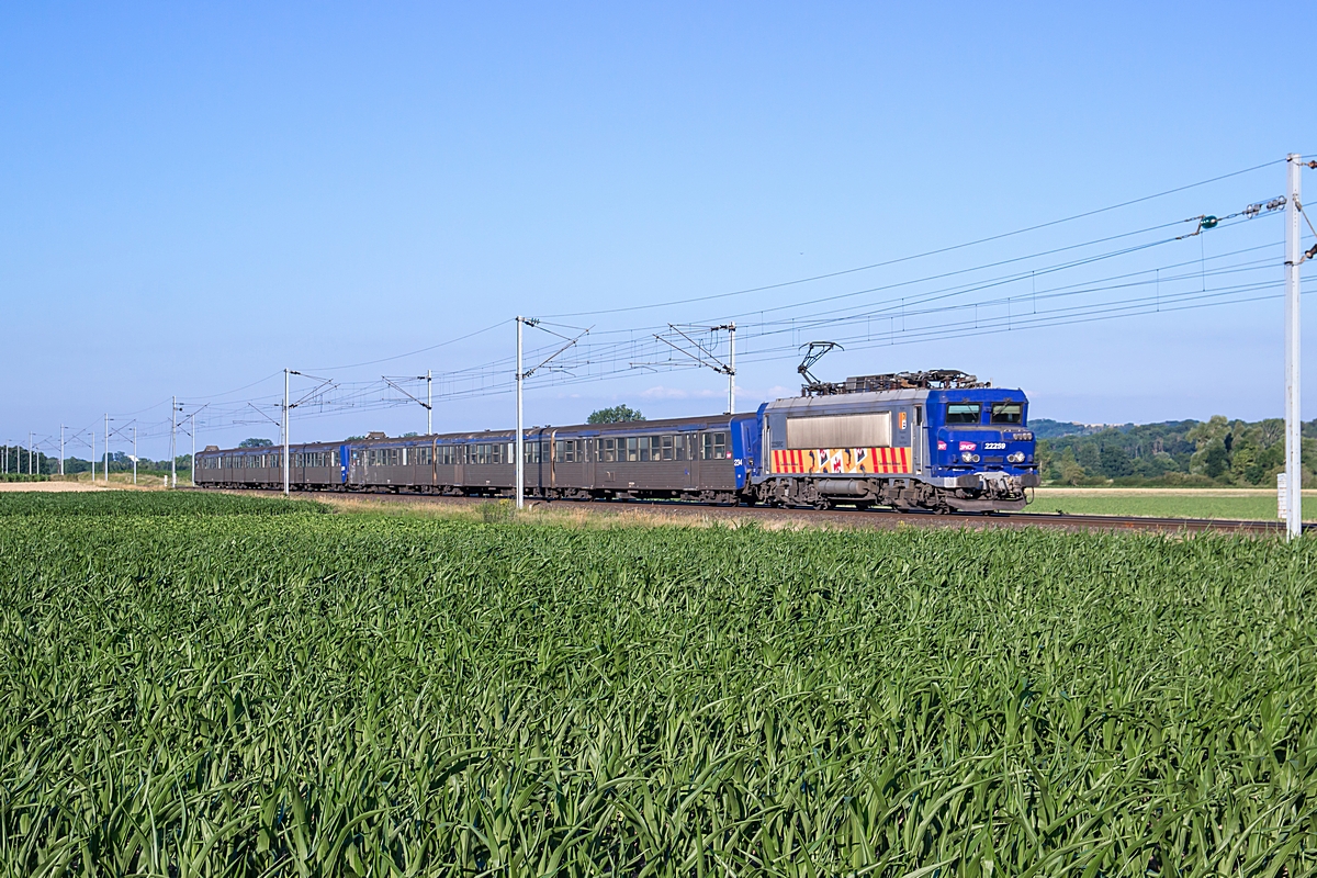  (20200625-195202_SNCF 22259_zw Hochfelden und Wilwisheim_TER 830140_Strasbourg-Saverne_am.jpg)